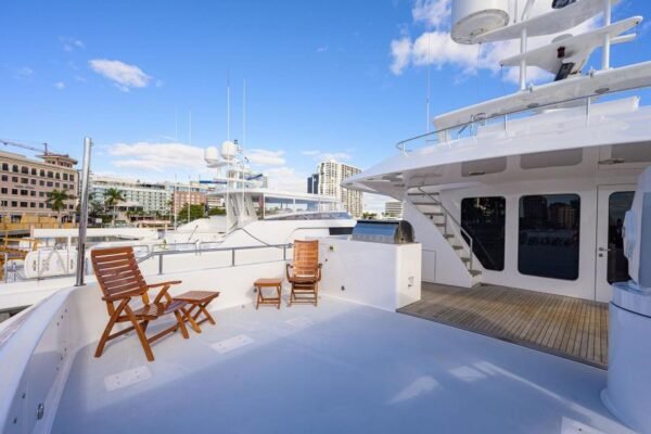 2003 Burger Tri-Deck FOR SALE - Image 13
