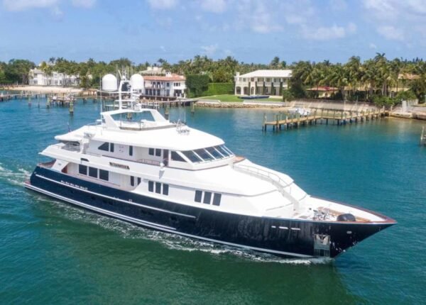 2003 Burger Tri-Deck FOR SALE - Image 3