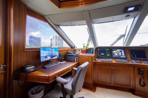 2003 Burger Tri-Deck FOR SALE - Image 6