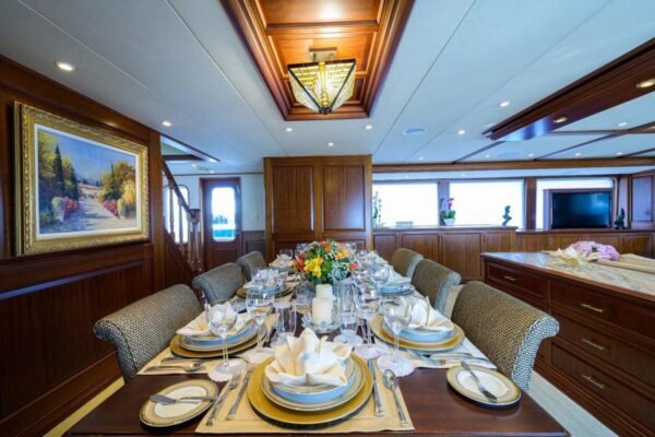 2003 Burger Tri-Deck FOR SALE - Image 9