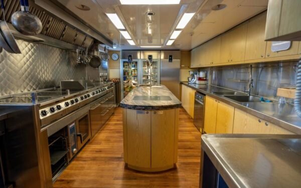 2004 Oceanfast Full Displacement 4 - Image 14