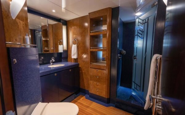 2004 Oceanfast Full Displacement 4 - Image 17