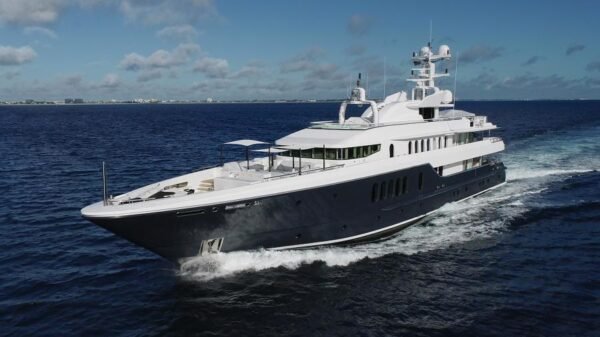2004 Oceanfast Full Displacement 4 - Image 2