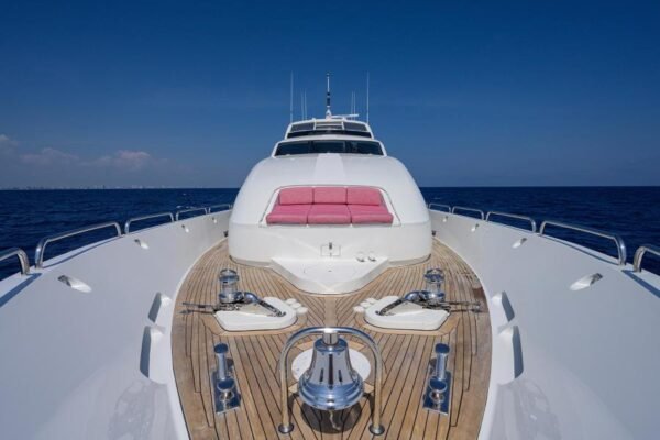 2007 Lazzara Yachts FOR SALE - Image 10
