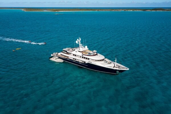 2009 TRINITY YACHTS CUSTOM UNBRIDLED