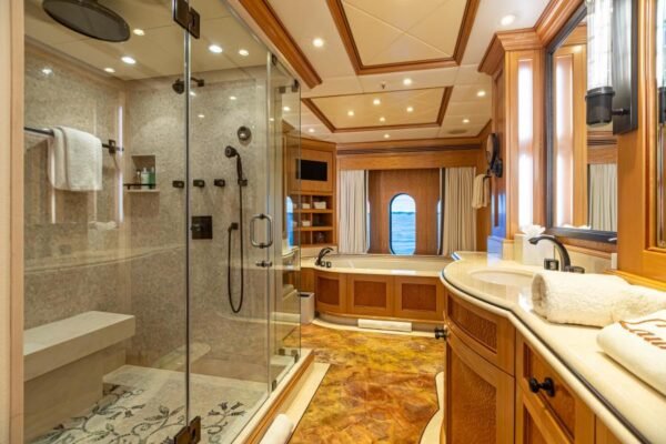 2009 Trinity Yachts UNBRIDLED FOR SALE - Image 9