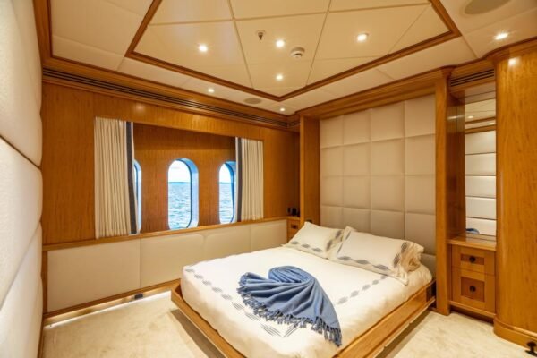2009 Trinity Yachts UNBRIDLED FOR SALE - Image 20