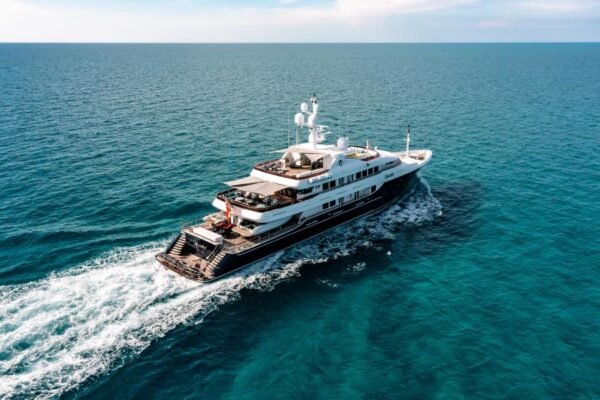 2009 Trinity Yachts UNBRIDLED FOR SALE - Image 7