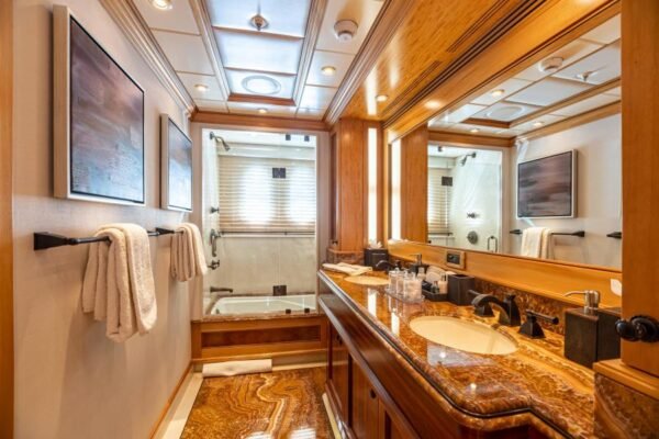 2009 Trinity Yachts UNBRIDLED FOR SALE - Image 14