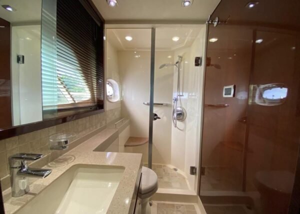 2010 Sea Ray 540 Sundancer FOR SALE - Image 11