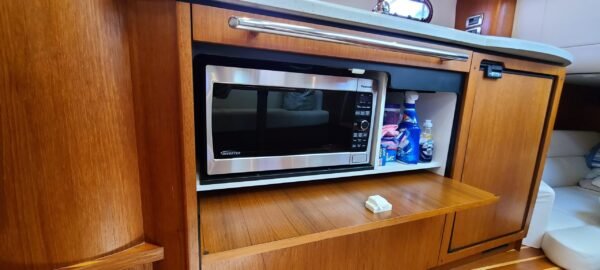 2011 Tiara Yachts 3500 Sovran LE SOHO - Image 16