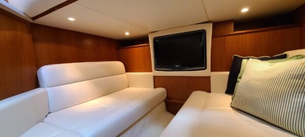 2011 Tiara Yachts 3500 Sovran LE SOHO - Image 17