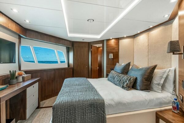 2013 Sunseeker Predator 115 EVEREAST FOR SALE - Image 18
