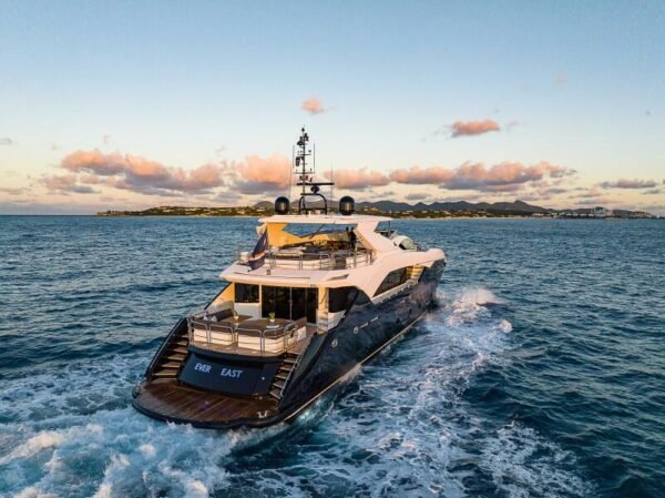 2013 Sunseeker Predator 115 EVEREAST FOR SALE - Image 6