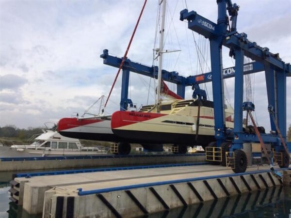 Fountaine Pajot Catamaran Helicat Red - Image 22