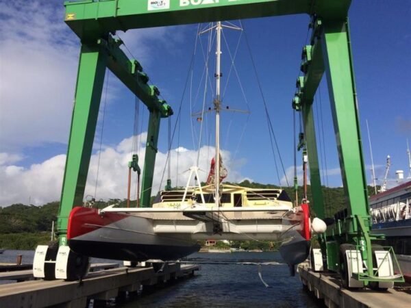 Fountaine Pajot Catamaran Helicat Red - Image 27