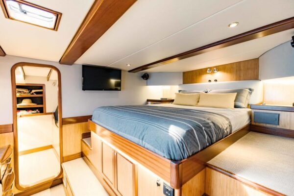 Custom 78 TransOcean Powercat IETA - Image 2