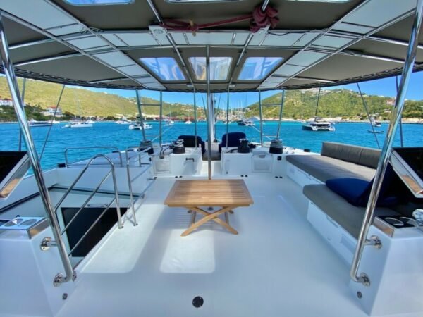 Lagoon Lagoon 620 HONORARY - Image 17