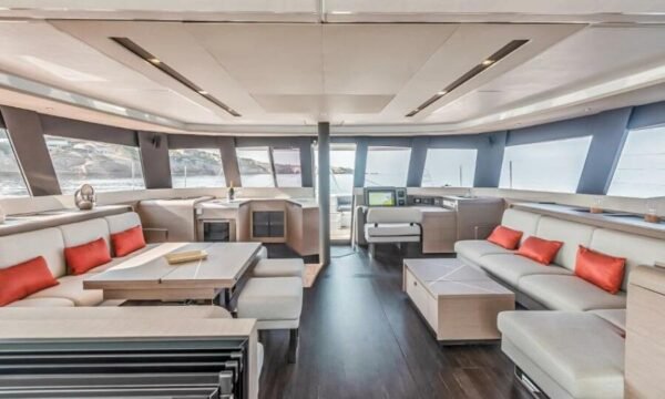 2024 Fountaine Pajot Samana - Image 13
