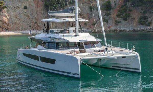 2024 Fountaine Pajot Samana - Image 4
