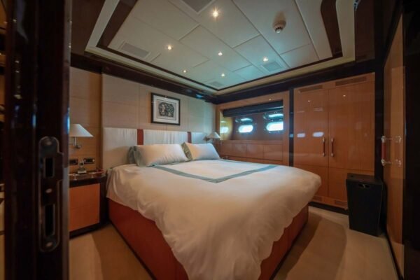 BASH IV Motor yacht for sale - Image 12