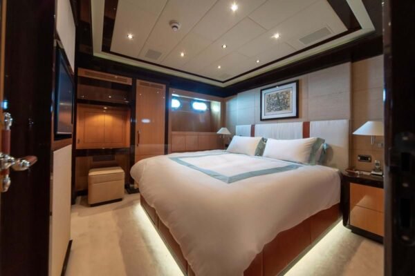 BASH IV Motor yacht for sale - Image 14