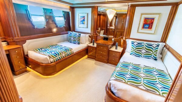 2003 BENETTI CUSTOM NEXT CHAPTER for sale - Image 26