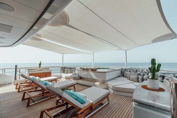 CLOUD 9 Motor yacht for sale - Image 33