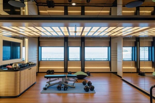 ILLUSION PLUS Motor yacht for sale - Image 18
