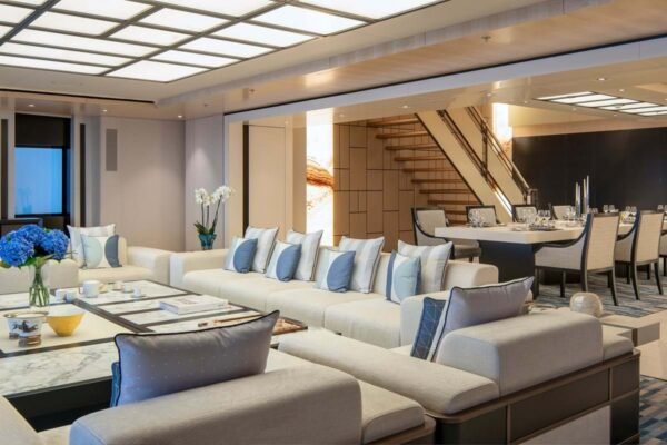 ILLUSION PLUS Motor yacht for sale - Image 5