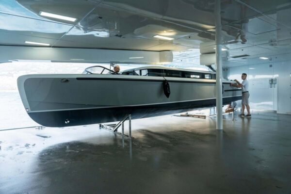 ILLUSION PLUS Motor yacht for sale - Image 27