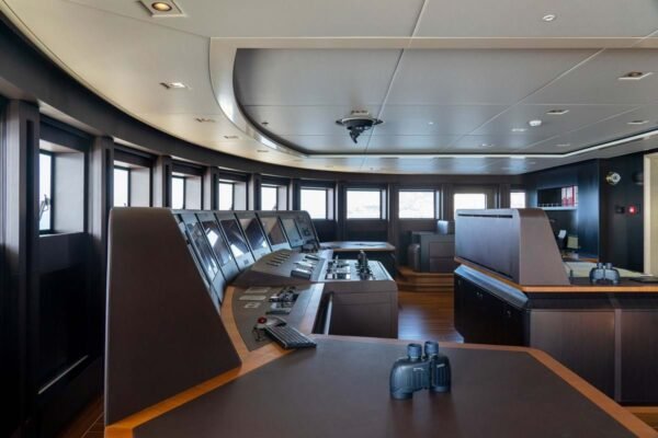 ILLUSION PLUS Motor yacht for sale - Image 26