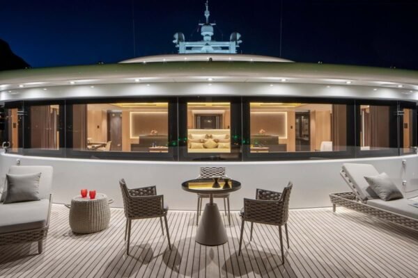 ILLUSION PLUS Motor yacht for sale - Image 22