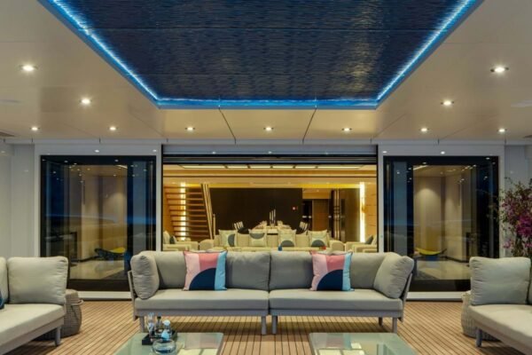 ILLUSION PLUS Motor yacht for sale - Image 21