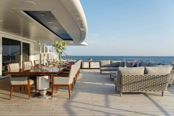 ILLUSION PLUS Motor yacht for sale - Image 20