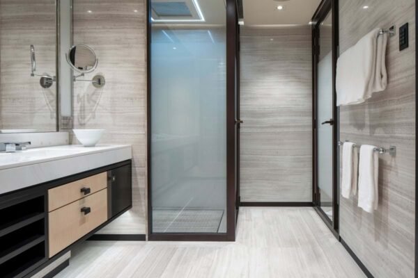 ILLUSION PLUS Motor yacht for sale - Image 11