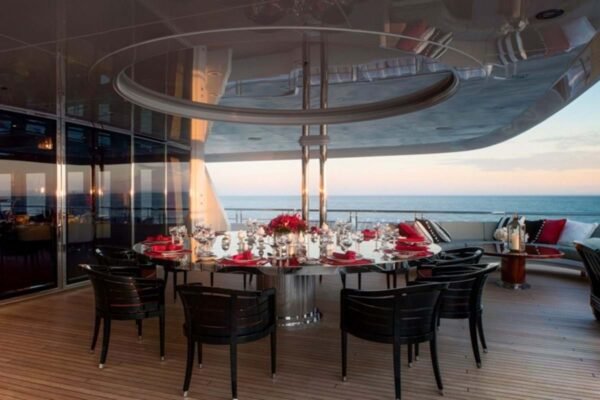 INVICTUS Motor yacht for sale - Image 14