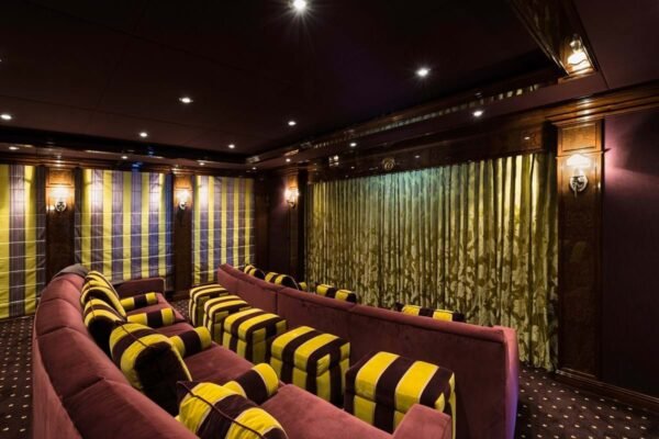 INVICTUS Motor yacht for sale - Image 10