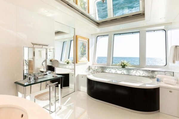 LADY E Motor yacht for sale - Image 8