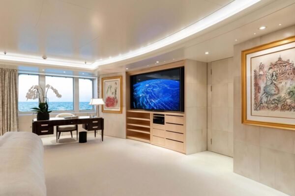 LADY E Motor yacht for sale - Image 7