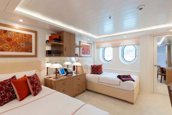 LADY E Motor yacht for sale - Image 16