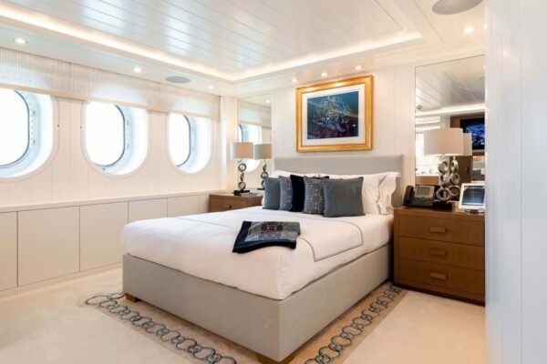 LADY E Motor yacht for sale - Image 14