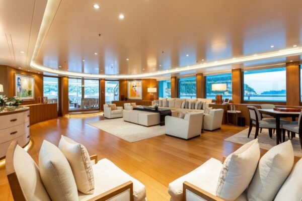 LADY E Motor yacht for sale - Image 4
