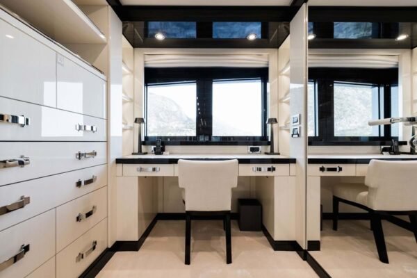 PAPA Motor yacht for sale - Image 9