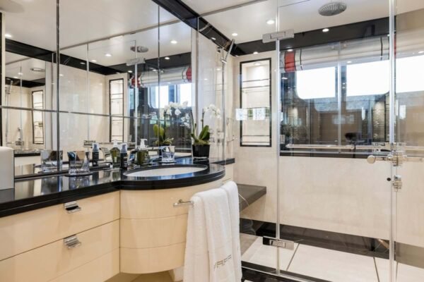 PAPA Motor yacht for sale - Image 21
