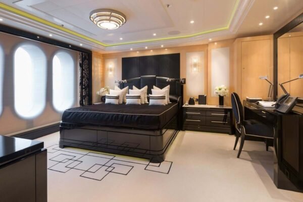 PHOENIX 2 Motor yacht for sale - Image 16