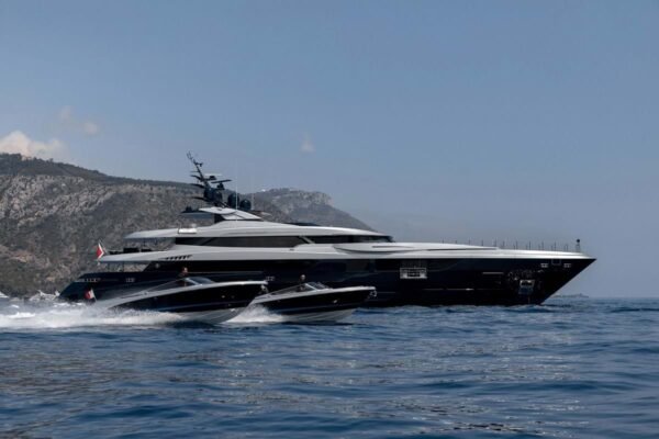 SARASTAR Motor yacht for sale - Image 28