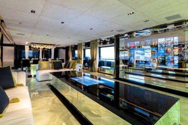 SARASTAR Motor yacht for sale - Image 2