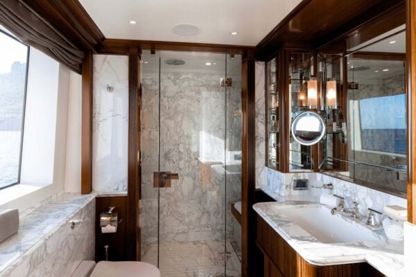 SEANNA Motor yacht for sale - Image 9