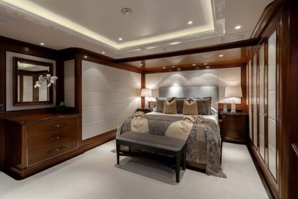 SEANNA Motor yacht for sale - Image 8